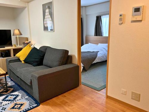 GraftFlat Wakamatsu C 2BR for 5 Guest, Shinjuku Backyard!