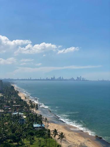 Joansa Luxury Beachfront Apartment - image 5