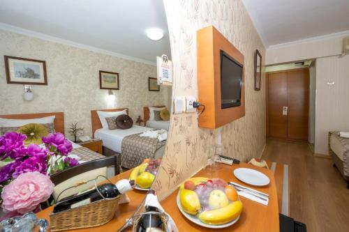 Standard Triple Room room in Grand Ons Hotel