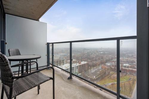 Amazing city view - Penthouse - Pool & Spa - Downtown Montreal