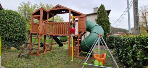Playground, Le Relais Des Dames near Albigny - Neuville Train Station (Albigny-sur-Saône)
