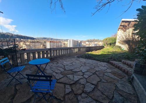 Vienne centre maison entière 7 mn à pied avec vue - Location, gîte - Vienne