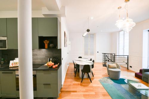 Le Marais Pl de la Bastille 3BD 3BTH for 10 guests - image 8