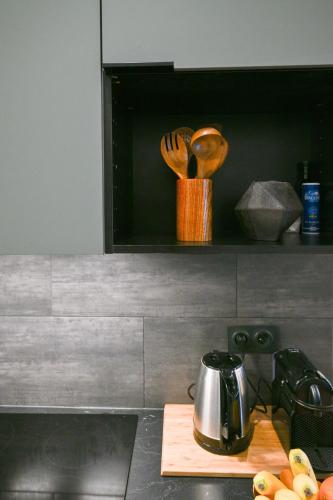 Le Marais Pl de la Bastille 3BD 3BTH for 10 guests - image 12