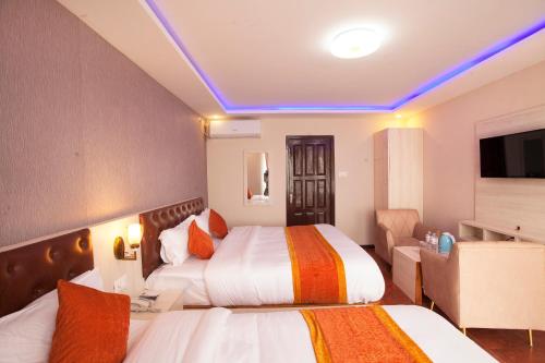 Deluxe Triple Room image 7