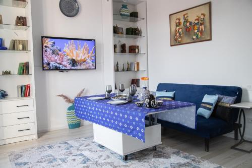 2BR condo with a nice garden