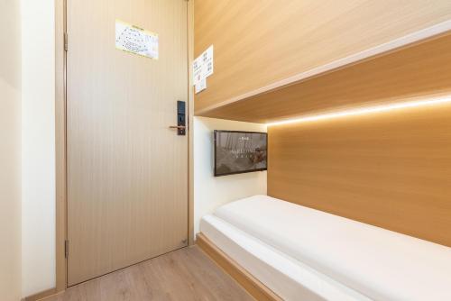 Lemon Hotel - Metro Line 1 Line 7 Changshu Road 200 meters, Shanghai (photo 11)