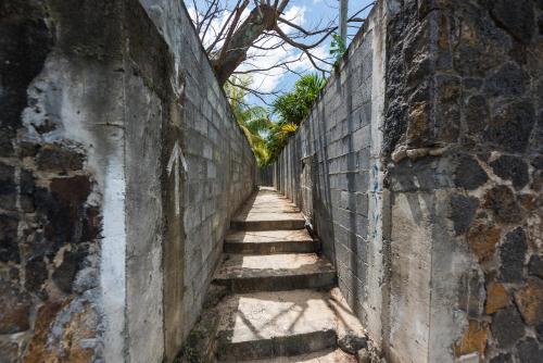 Studio with spacious balcony shared pool garden
