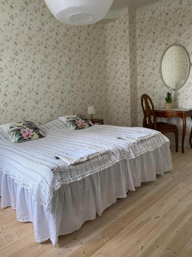 2 twin beds
