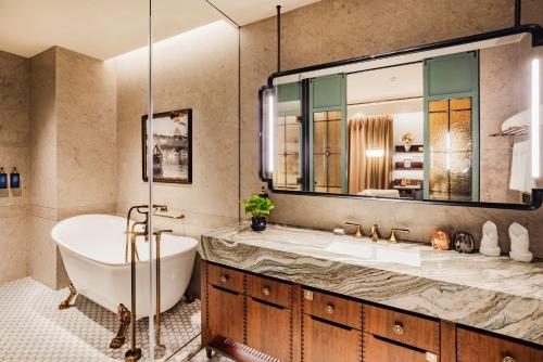 room detail thumbnail 2