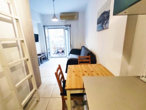 Athenian Dream Studio by YHA 2