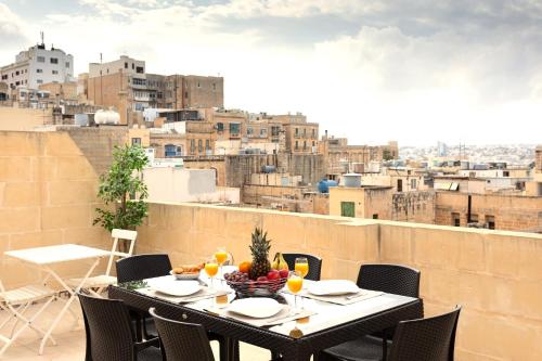 Valletta Exclusive 3BR House with Rooftop Terrace - CityApartmentStay