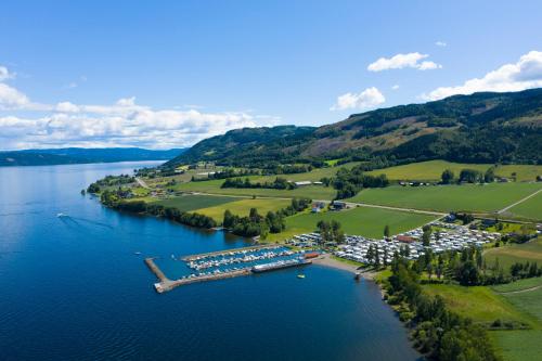 Idylliske Evjua ved Mjøsa in กลางเมืองลิลเฮัมเมอร์