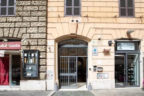 iFlat Contemporary Elegance in the heart of Rome - image 11