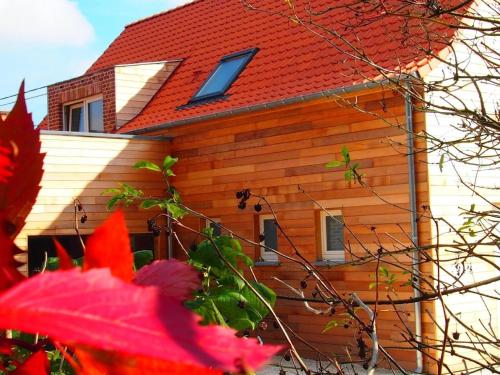 Schön renoviertes Ferienhaus für acht Personen in idyllischer Lage, mit Terrasse und Garten