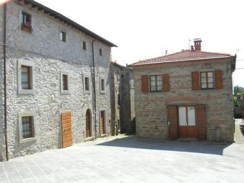 Appartement in Pratovecchio mit Grill, Terrasse und Garten