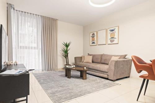 Modern & Comfortable 1-Bedroom Oasis with Luxury Amenities - image 3