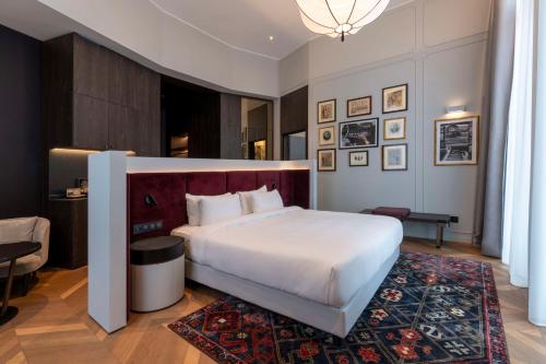 Junior Suite with City View