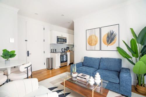 403-4C New 2br 2baths prime ues in New York, USA