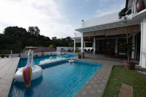 KLCC Luxury Private Pool Villa