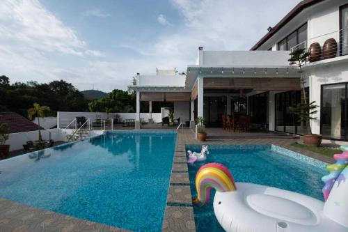 KLCC Luxury Private Pool Villa