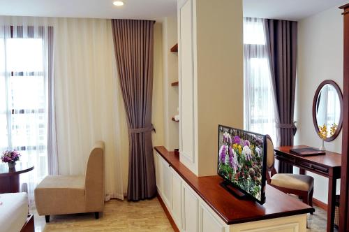 Senior Double or Twin Room with Balcony image 10