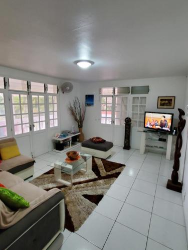Villa Iguanina120m2-WIFI-300m plage-4 pers