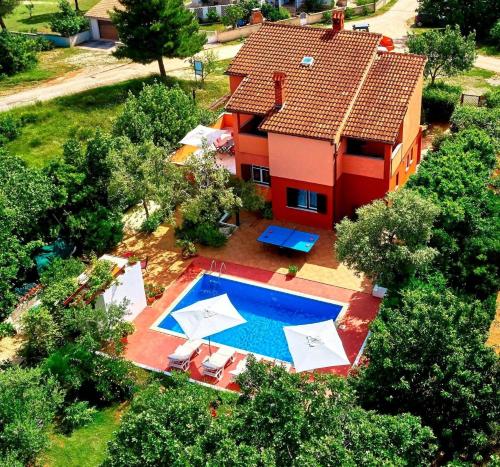 Ferienhaus mit Privatpool für 8 Personen ca 170 qm in Ližnjan, Istrien Südküste von Istrien