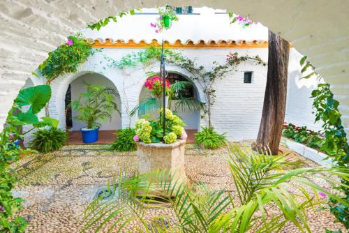 Globales Pueblo Andaluz – San Pedro De Alcantara, SC