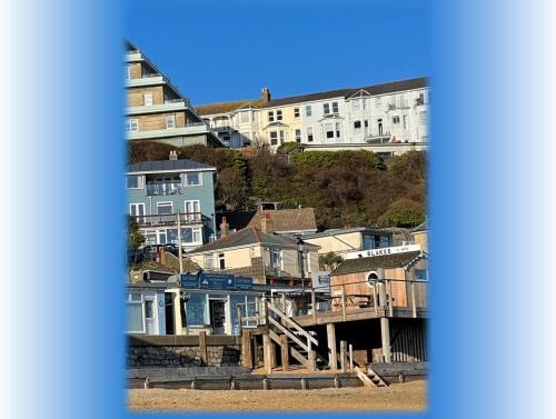 Sandy Toes - awesome beach view and access - Apartment - Ventnor