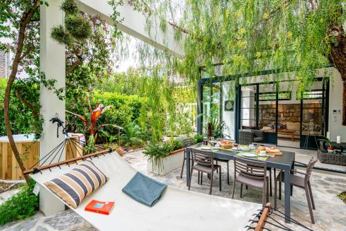 Casalina - Magnifique Villa sur le bord de mer, 50m de la plage gîte à louer Golfe-Juan