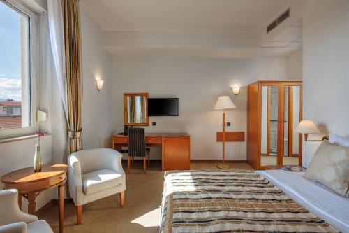 Hotel Bonavia Plava Laguna - image 8