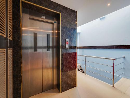 Előcsarnok, AL NOOR RESIDENCY BUSINESS CLASS HOTEL near Erőd Múzeum