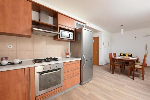 virtuve, Sunset Beach Suites in Kozino