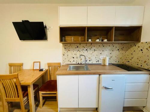 SELA RENT- City Rooms and Studio Apartments, Tirana (foto 10)