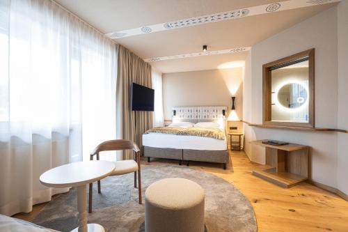 Hotel Neue Post - image 2