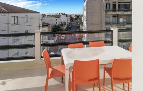 Gorgeous Apartment In Royan With Kitchen