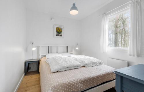 2 Bedroom Gorgeous Home In Nexø in Snogebaek