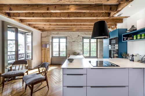 Authentic with an exceptional view AIL, Lyon (photo 8)