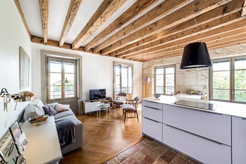 Authentic and modern in Saint-Paul with an exceptional view of the Saône - Location saisonnière - Lyon