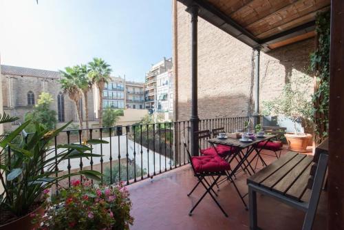 Paseo de Gracia Catalan 4BD with private Terrace