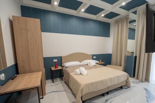 Economy Double Room image 10
