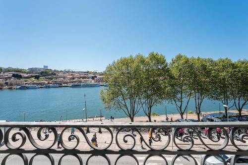 GuestReady - Innvict - Starboard river views in Porto