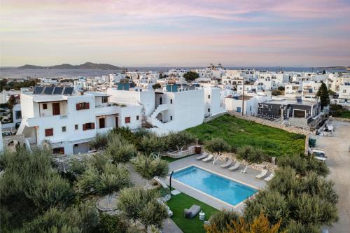 Hotellet från utsidan, Sunset Paros Naousa in Paros