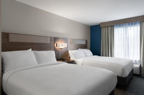 Standard Queen Room with Two Queen Beds room in HOLIDAY INN EXPRESS SAVANNAH AIRPORT By IHG