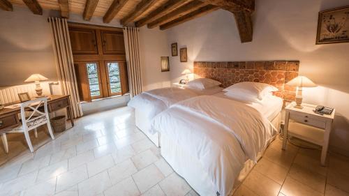 2 twin beds