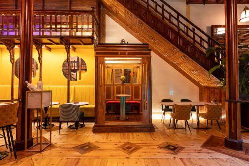 酒吧/高級酒吧, Hotel Las Tres Campanas in 巴達霍斯