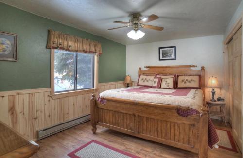 Creede Haven Cabin detail