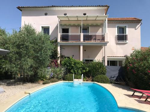 Deux chambres pour six personnes, piscine, jardin - Location saisonnière - Roujan