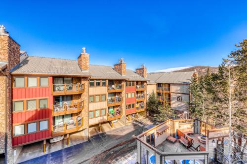 Basking in Breckenridge Brilliance in โฟร์โอคล็อก